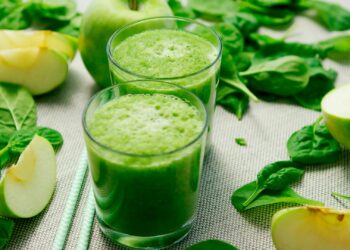 Batido verde detox: la receta más fácil con espinacas y piña
