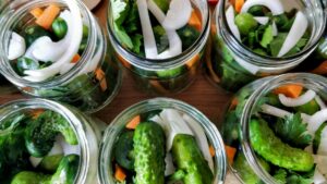 Alimentos fermentados: qué son, para qué sirven y cómo incorporarlos a tu dieta