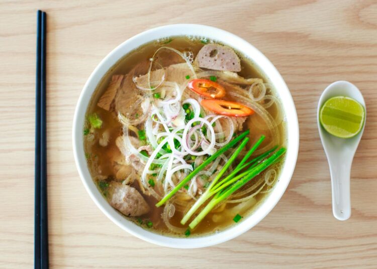 Cocina vietnamita saludable: pho, rollitos frescos y 10 recetas ligeras