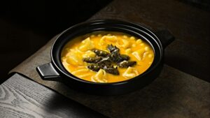 Crema de lentejas rojas con cúrcuma y leche de coco: cena rápida y antiinflamatoria
