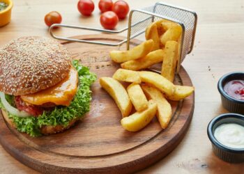Nuggets de pollo al horno para niños: receta fácil y crujiente sin freír