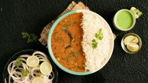 Curry de garbanzos con espinacas: receta india en 30 minutos