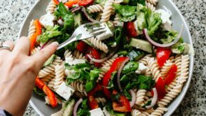 Ensalada de pasta saludable: receta fresca y fácil