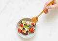 Porridge de avena con manzana y canela: el desayuno caliente más reconfortante
