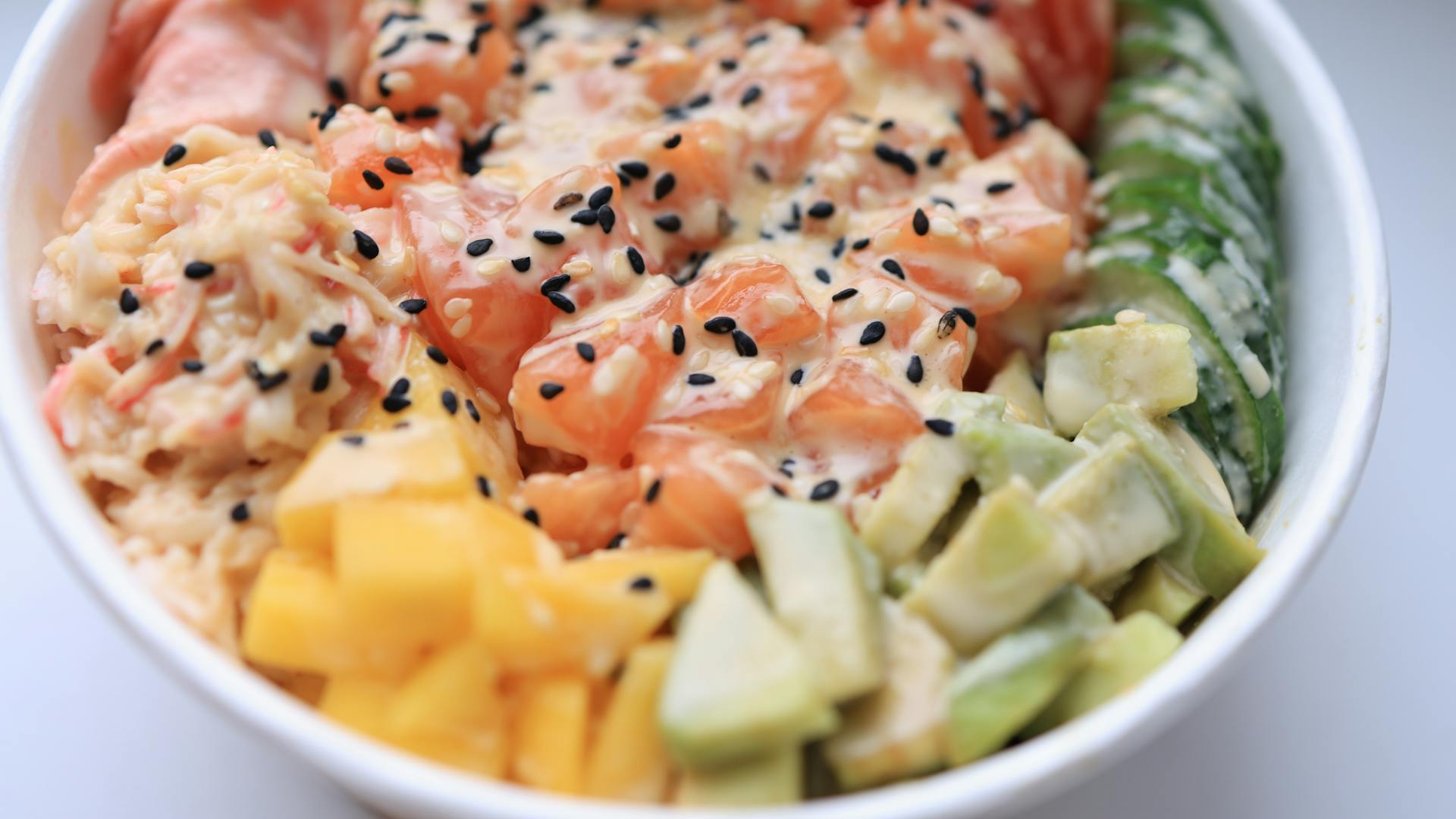 Poke bowl casero: receta fácil, fresca y saludable