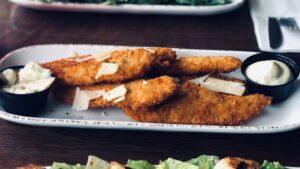 Varitas de merluza caseras al horno para niños