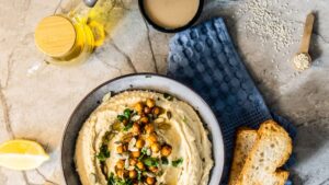 Hummus casero: receta cremosa fácil con garbanzos