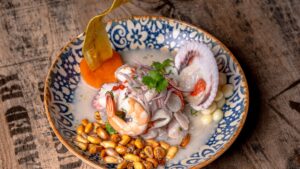 Ceviche peruano: receta auténtica fácil y fresca