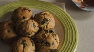 Muffins de huevo y verduras: receta fácil y proteica
