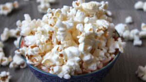 Palomitas caseras saludables: receta fácil y ligera
