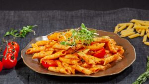 Macarrones con tomate: receta casera fácil