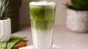 Matcha latte casero: receta fácil fría y caliente